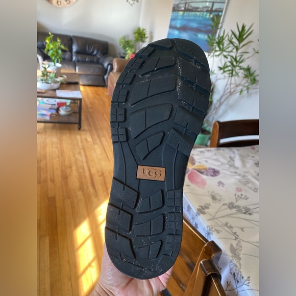 Ugg Winter Boots - Picture 3 of 4